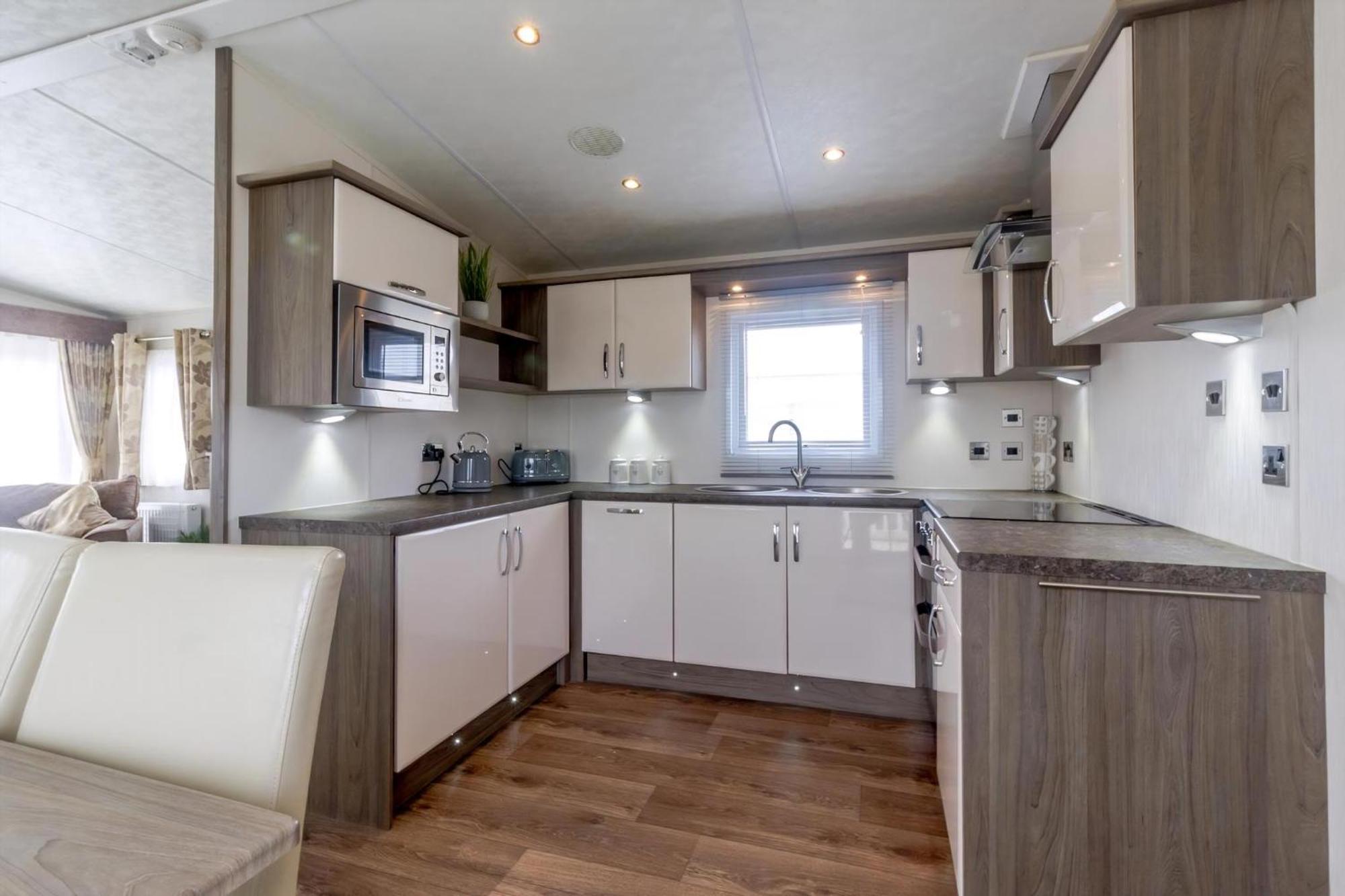 Beautiful 6 Berth Caravan By The Beach In Suffolk Ref 40076Nd Lowestoft Exterior photo