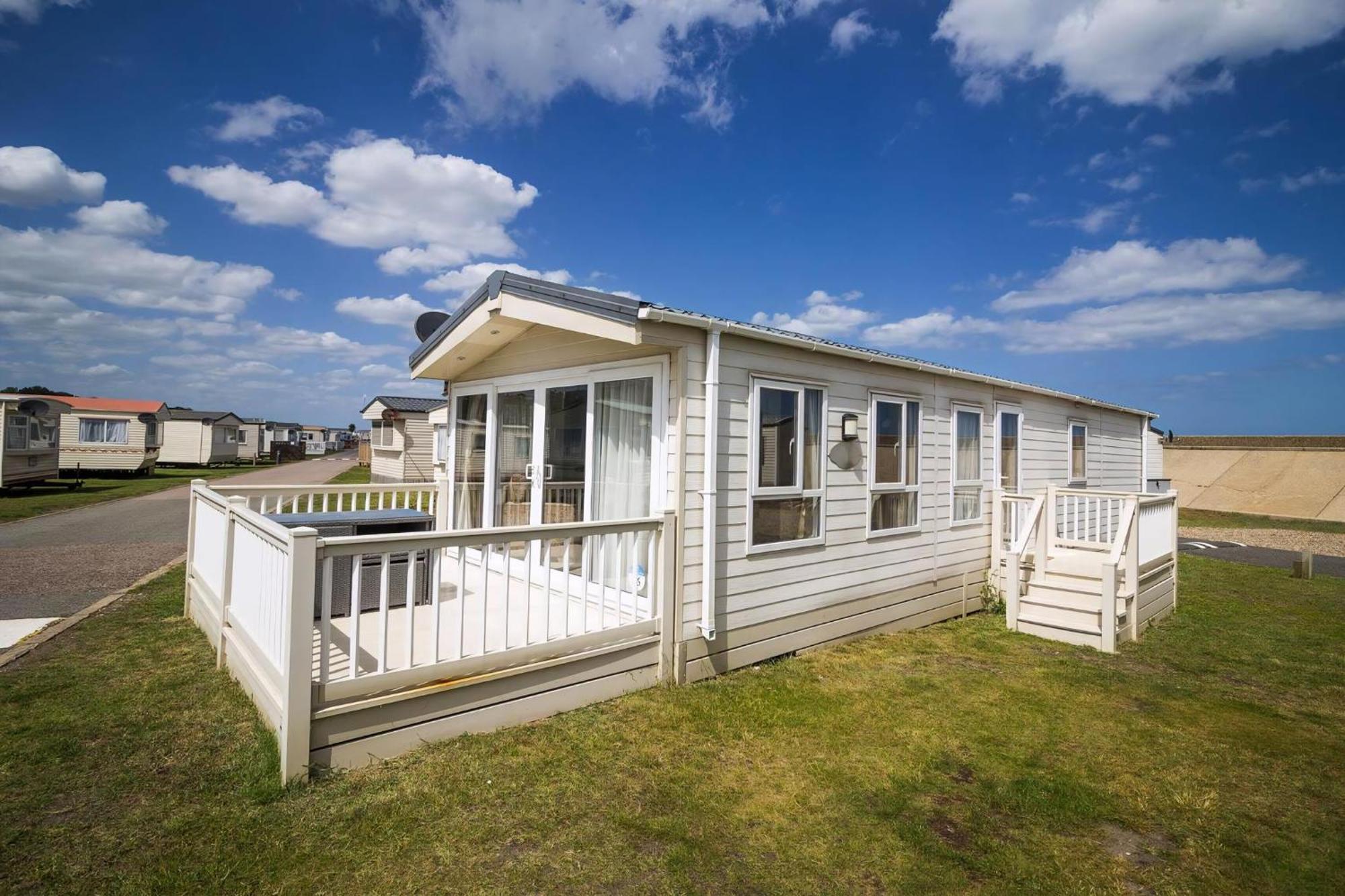 Beautiful 6 Berth Caravan By The Beach In Suffolk Ref 40076Nd Lowestoft Exterior photo